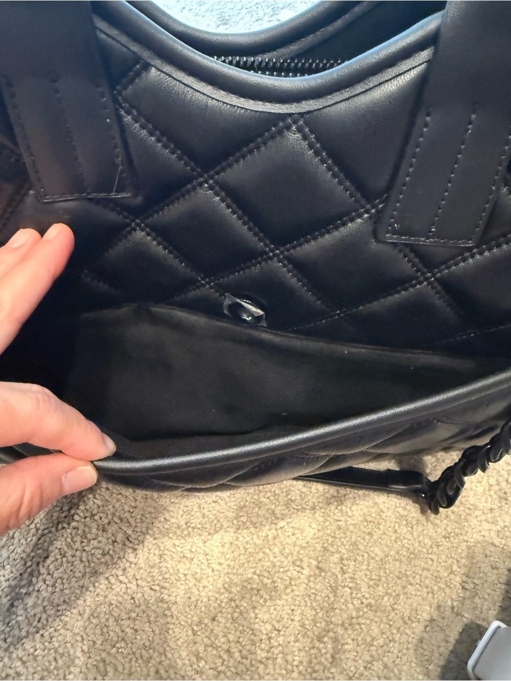 NWOT Steven Madden Quilted Black Leather Tote with Heart Charm - Picture 6 of 6